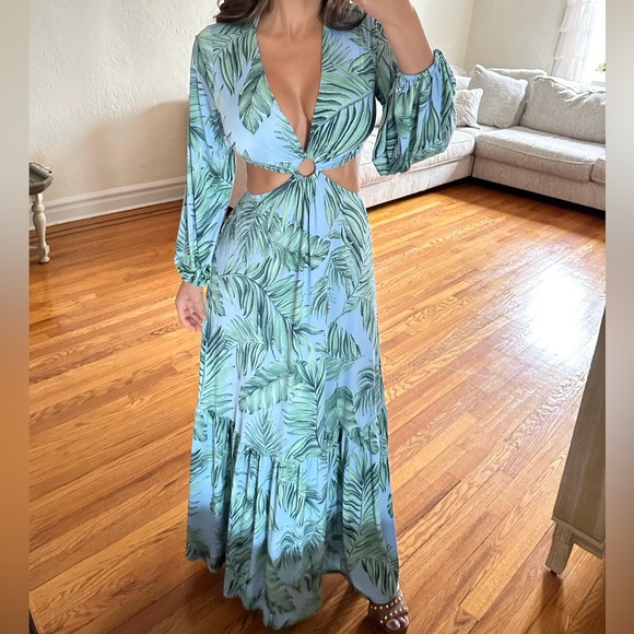 Gorgeous maxi blue/green tropical cut out long sleeve dress😍 - Picture 6 of 8
